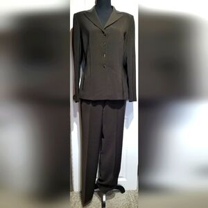 Tahari 2-piece Pant Suit Ladies Size 8